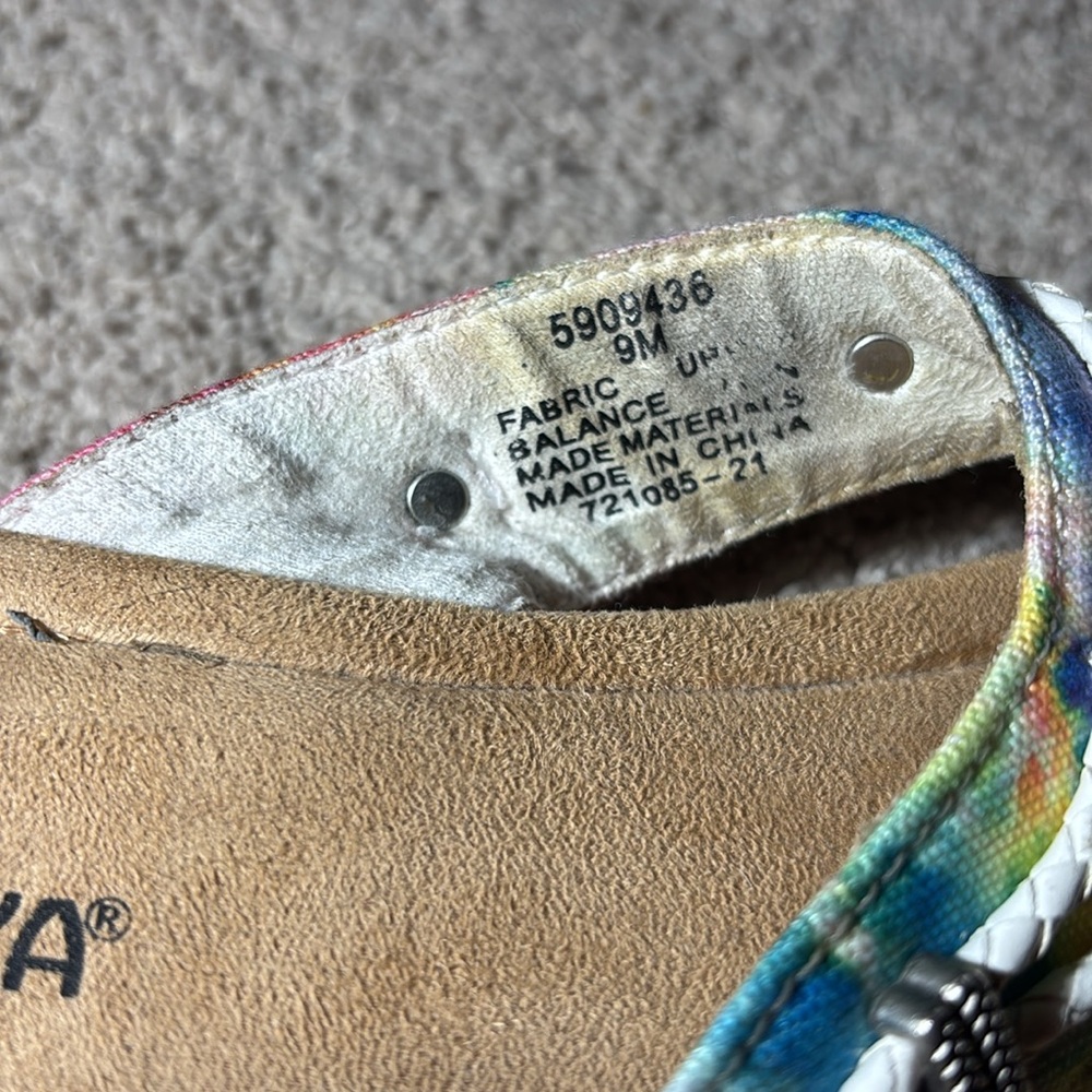 Minnetonka women’s 9 tie dye Multicolor thong Sandals bohemian hippie beach - Picture 7 of 7